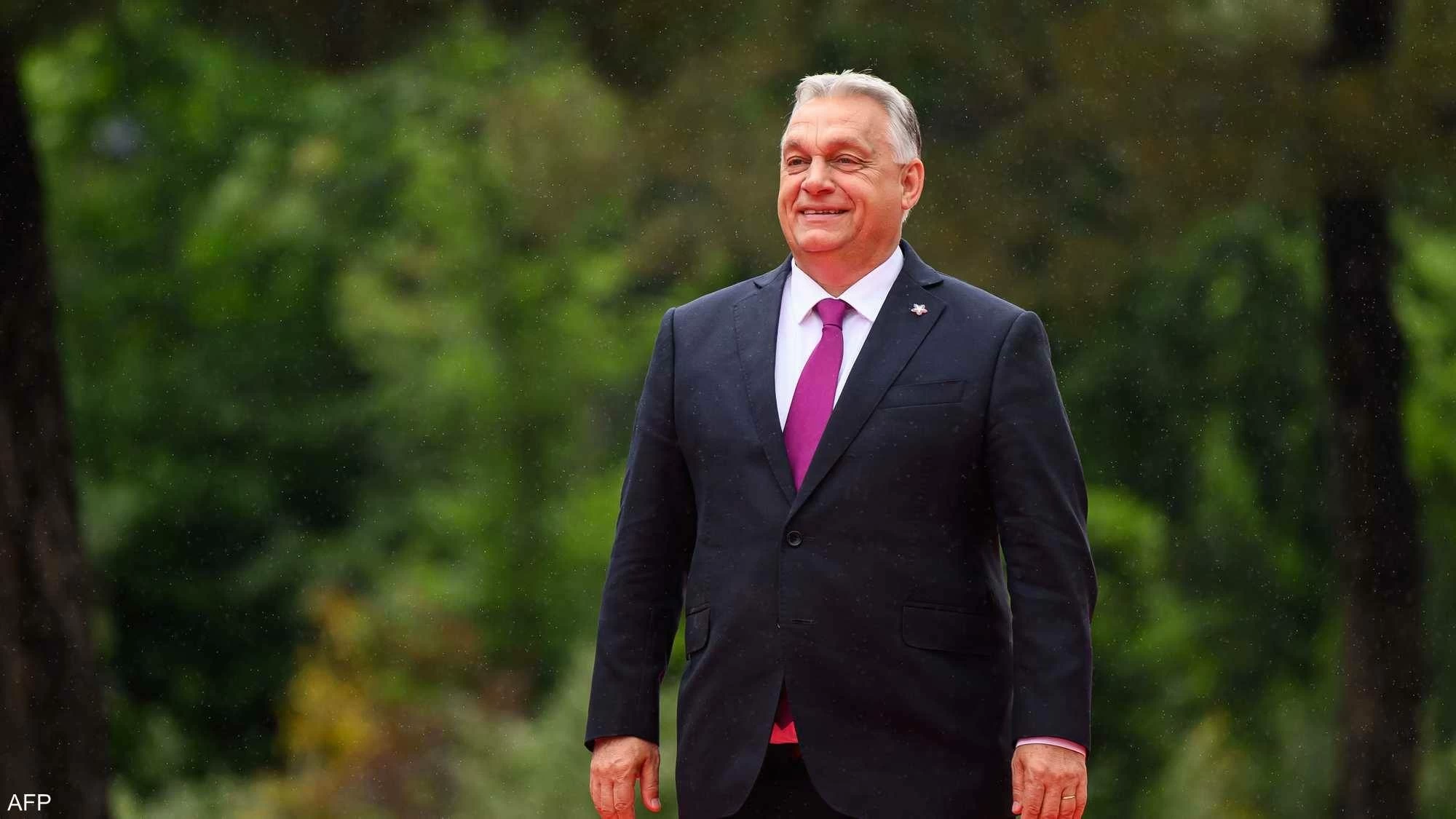 زيلينسكي يسخر من &laquo;بطن&raquo; رئيس وزراء هنغاريا في مؤتمر ميونيخ