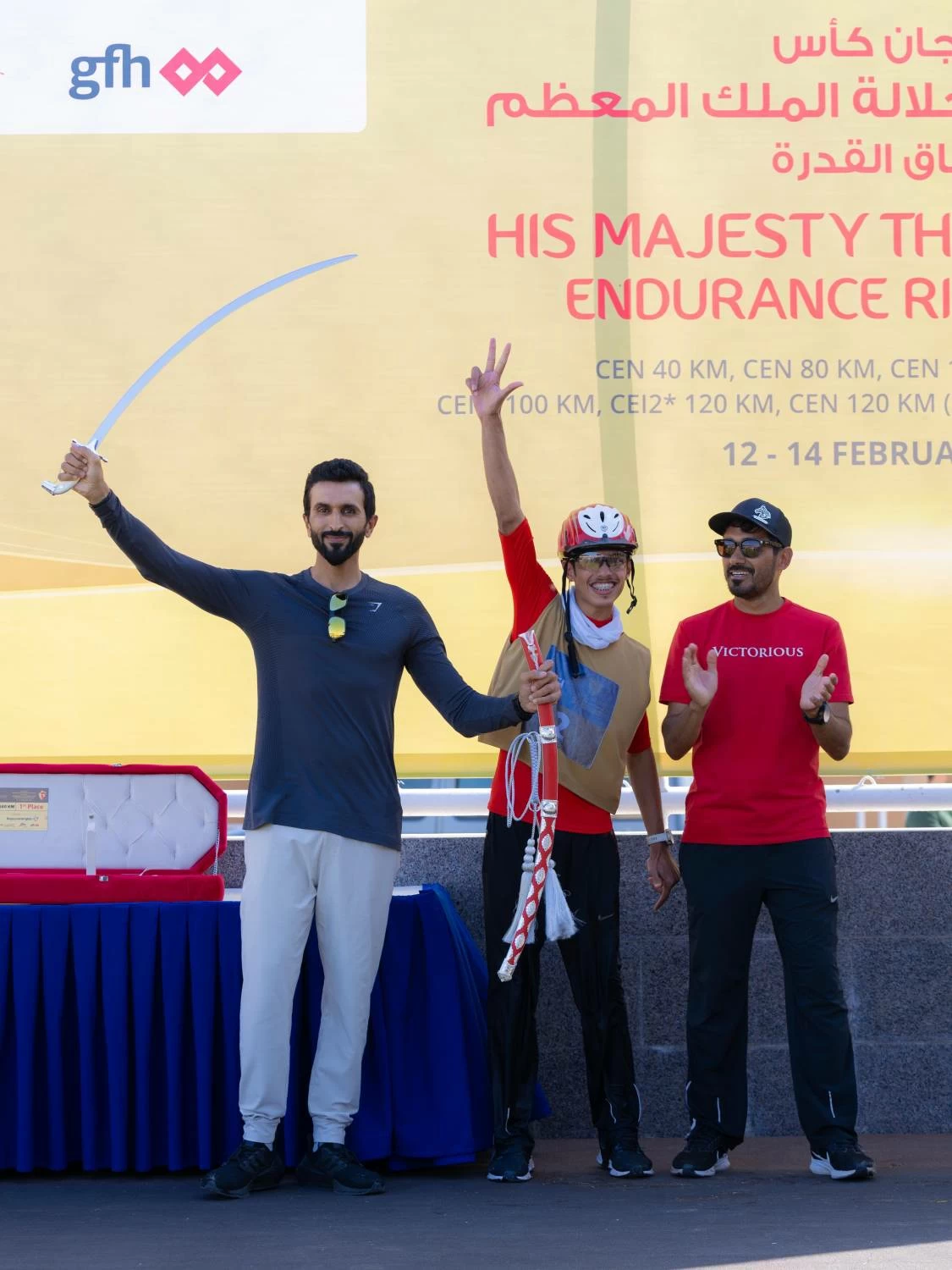 ناصر بن حمد يشهد ختام مهرجان كأس جلالة الملك المعظم لسباق القدرة