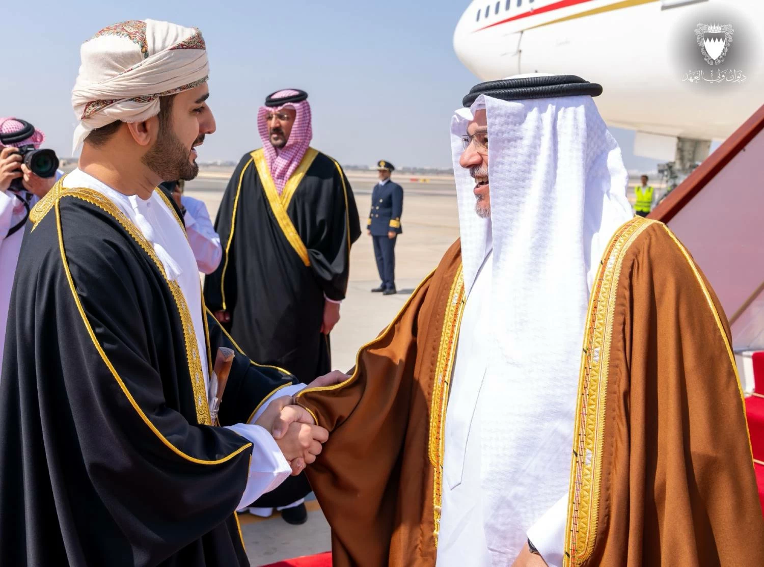 ولي العهد رئيس مجلس الوزراء  يصل إلى سلطنة عمان