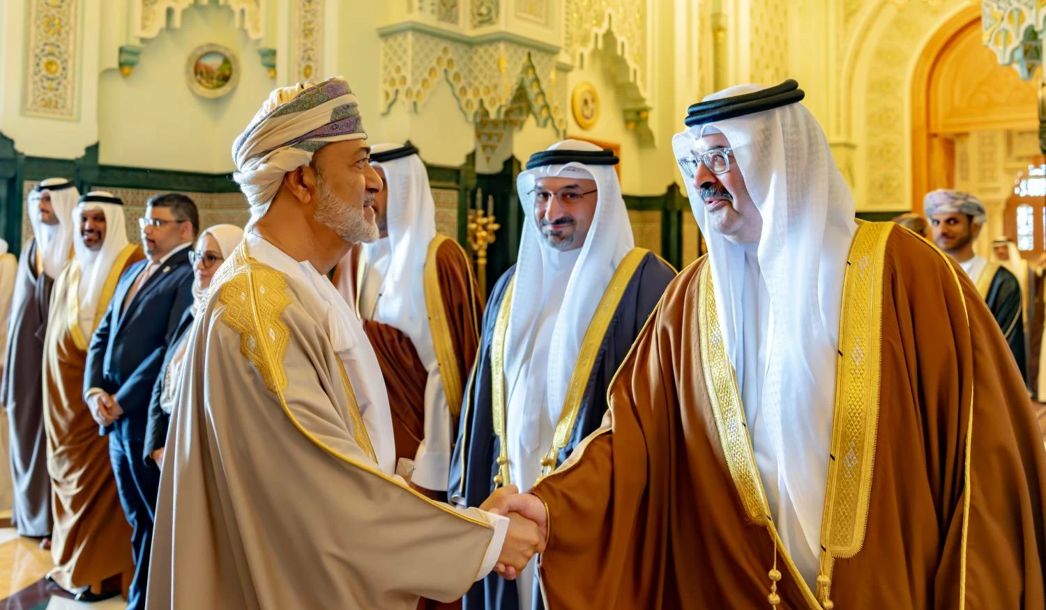 ولي العهد رئيس الوزراء يؤكد على ما يجمع البحرين وعمان من علاقاتٍ استراتيجية متينة وأواصر أخوية وثيقة