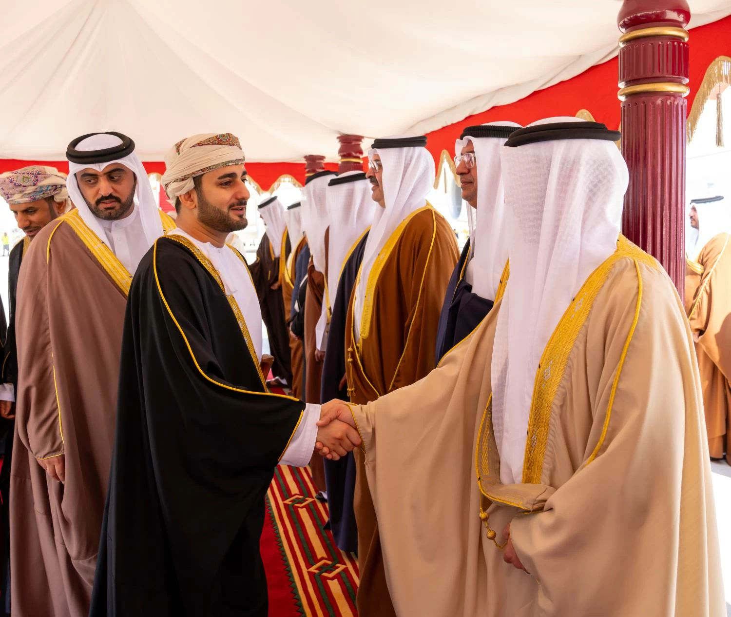 ولي العهد رئيس مجلس الوزراء  يصل إلى سلطنة عمان