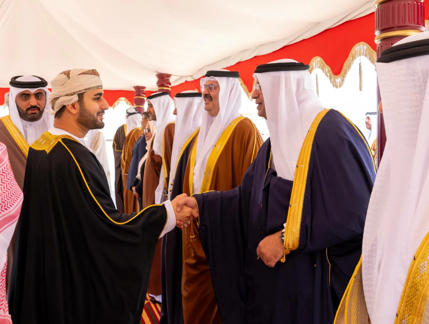 ولي العهد رئيس مجلس الوزراء  يصل إلى سلطنة عمان