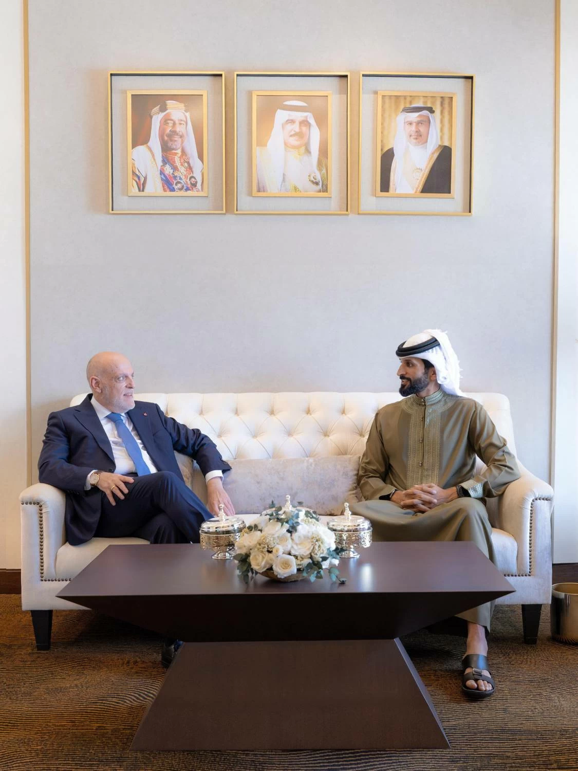 ناصر بن حمد يستقبل رئيس الدوري الإسباني "لاليغا" ويؤكد أهمية الشراكات الرياضية الدولية