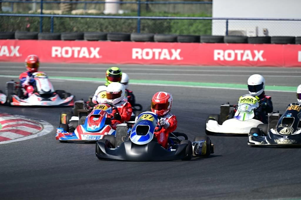 ريان نجار وراكان الفايز يتألقان في سادس وسابع جولات تحدي البحرين روتاكس ماكس