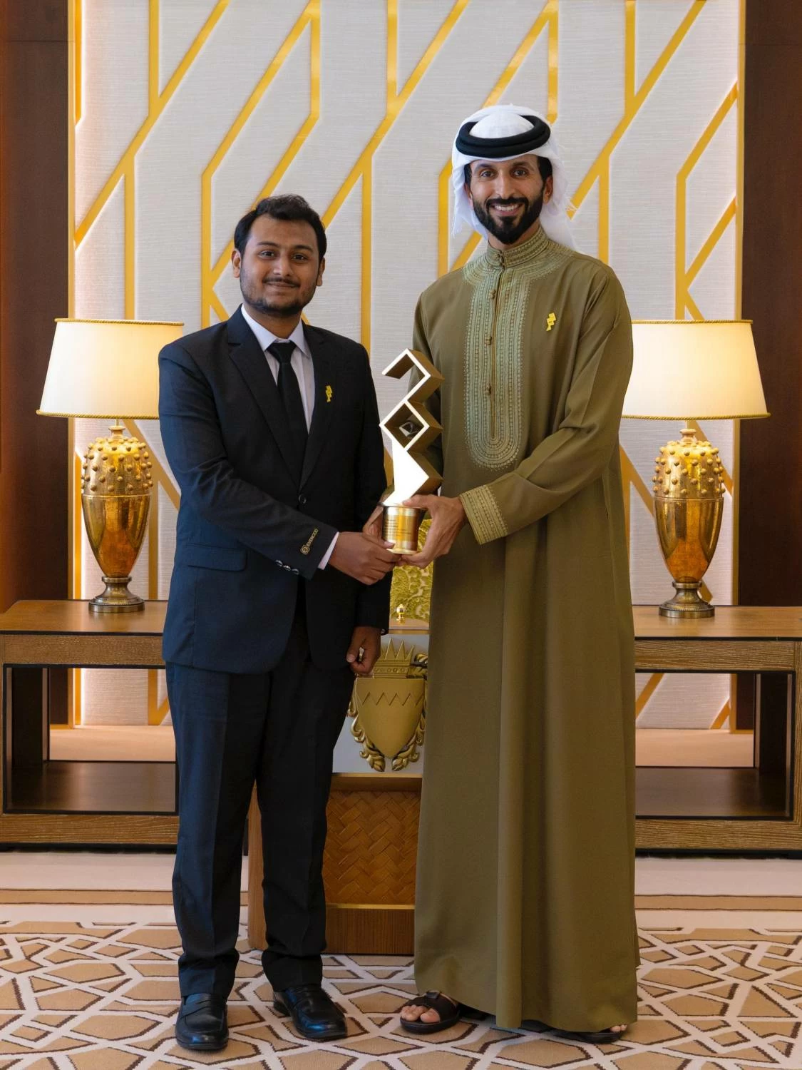 ناصر بن حمد يكرم الفائزين في النسخة الخامسة من جائزة الملك حمد لتمكين الشباب لتحقيق أهداف التنمية المستدامة