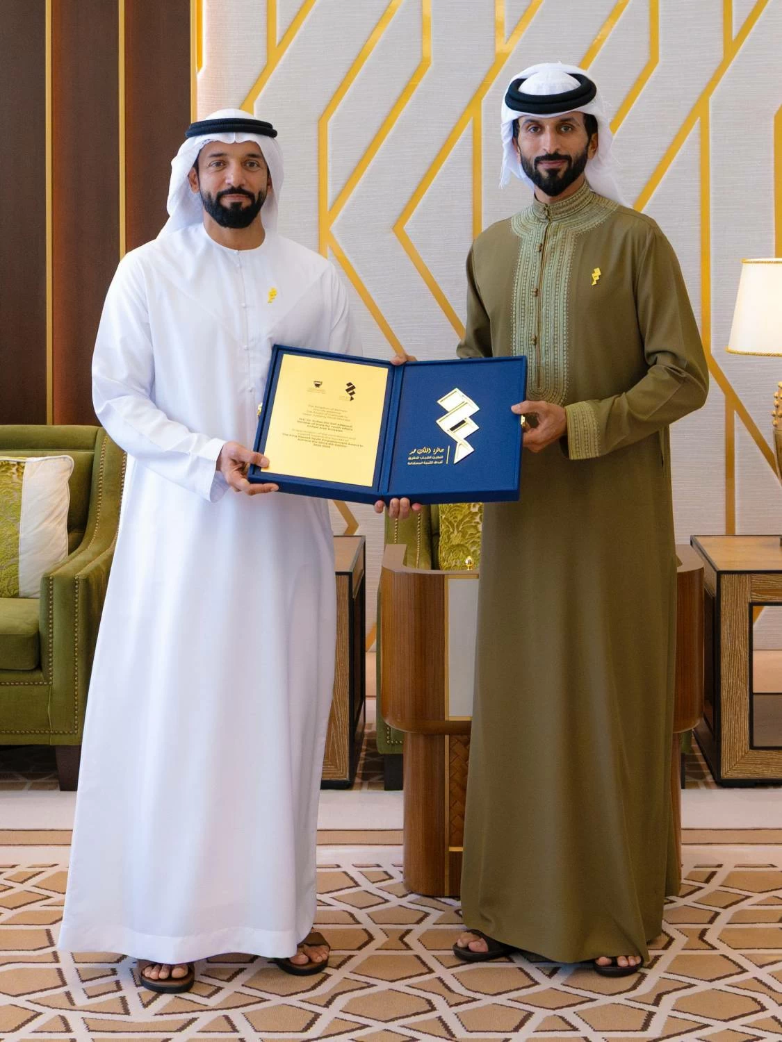 ناصر بن حمد يكرم الفائزين في النسخة الخامسة من جائزة الملك حمد لتمكين الشباب لتحقيق أهداف التنمية المستدامة