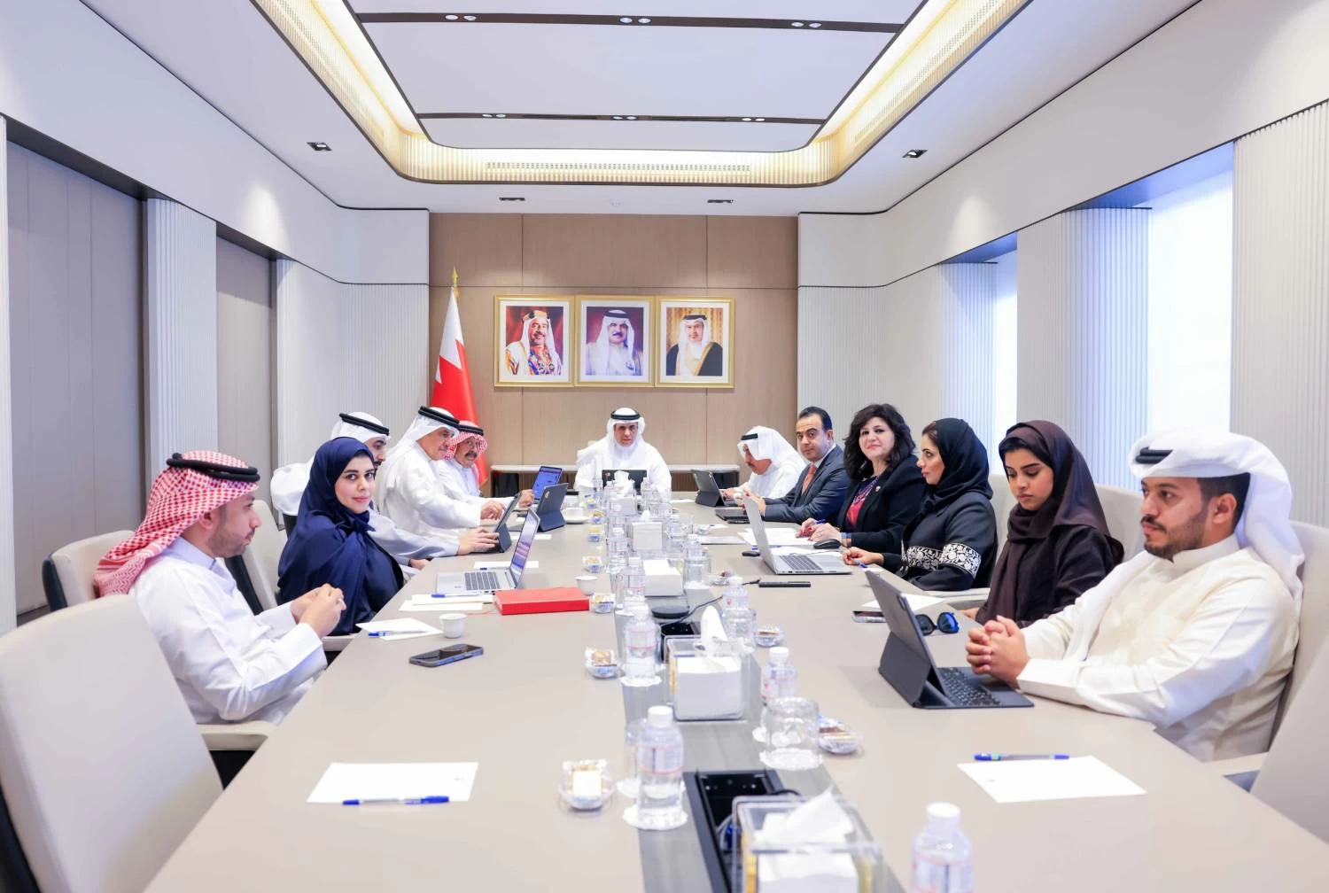 "خارجية الشورى" تحيل الاقتراح بقانون بشأن جرائم تقنية المعلومات لمكتب المجلس وتناقش مشروع قانون بطاقة الهوية لغير البحريني