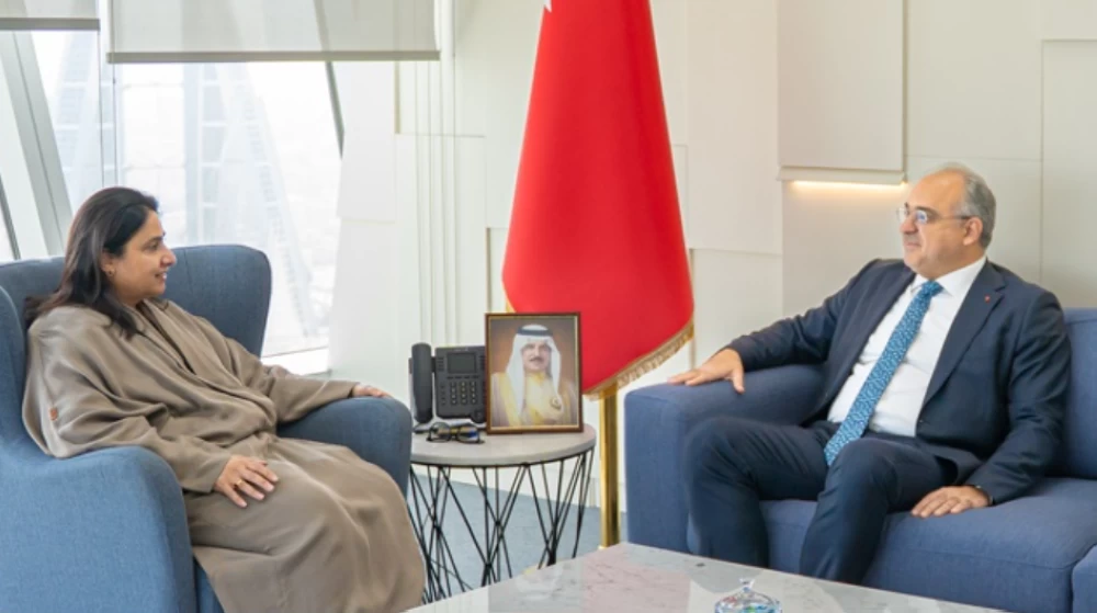 المدير العام لمعهد الإدارة العامة تستقبل سفير لبنان لدى البحرين