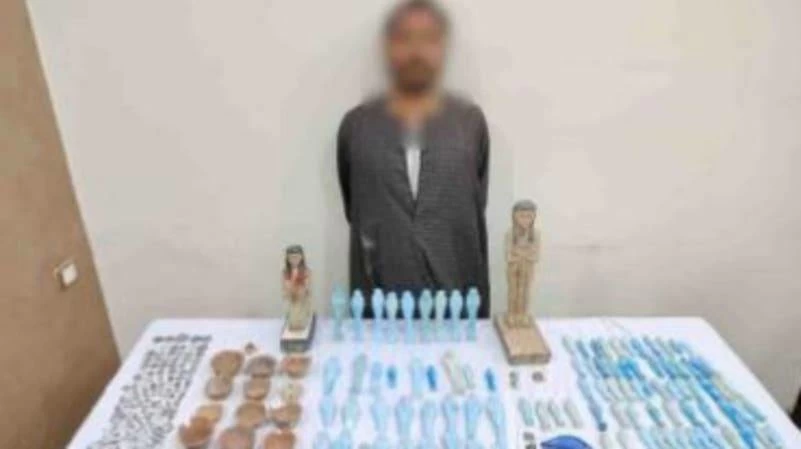 ضربة جديدة لمافيا الآثار المصرية.. اعتقال شخص بحوزته 509 قطع أثرية