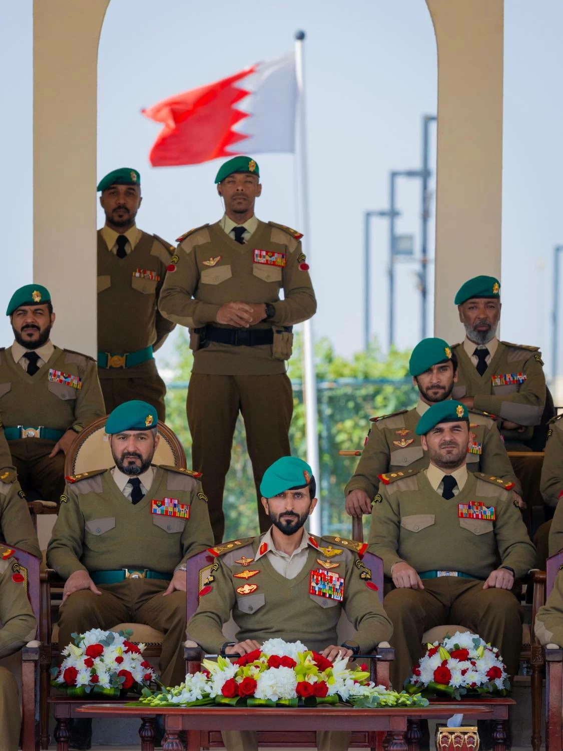 ناصر بن حمد يرعى حفل تخريج إحدى دورات المستجدين بالحرس الملكي