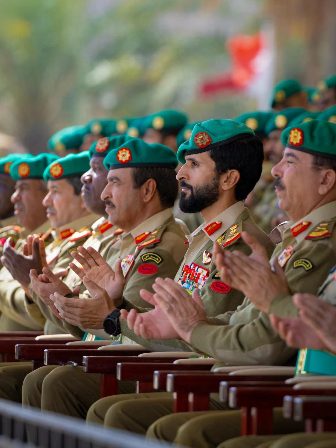 ناصر بن حمد يرعى حفل تخريج إحدى دورات المستجدين بالحرس الملكي