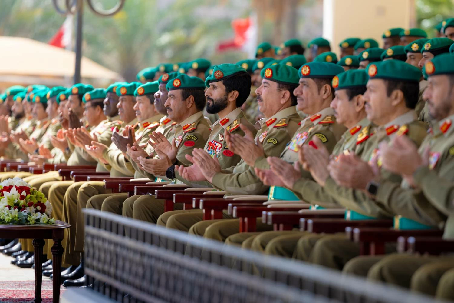 ناصر بن حمد يرعى حفل تخريج إحدى دورات المستجدين بالحرس الملكي