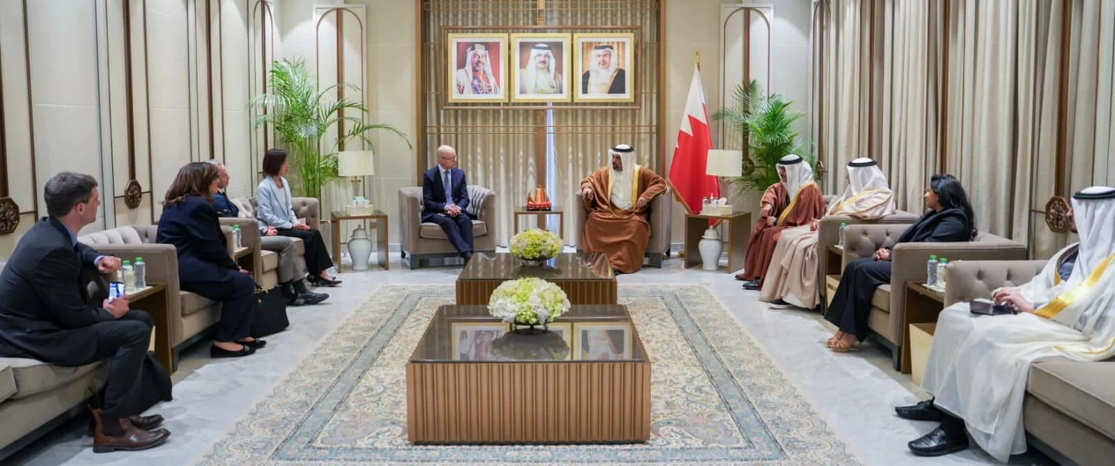 وزير المالية يستقبل المدير العام لمنظمة البكالوريا الدولية