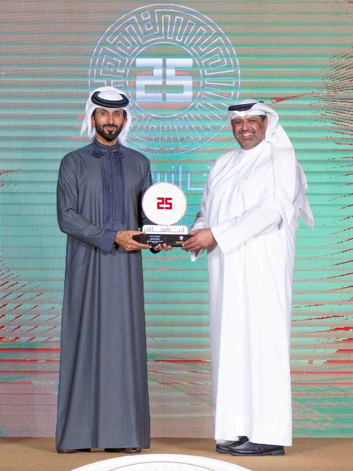 ناصر بن حمد: الاستثمار في الإنسان ركيزة النهج الملكي وعطاء المؤسسة الملكية امتداد لرؤية الملك الإنسانية