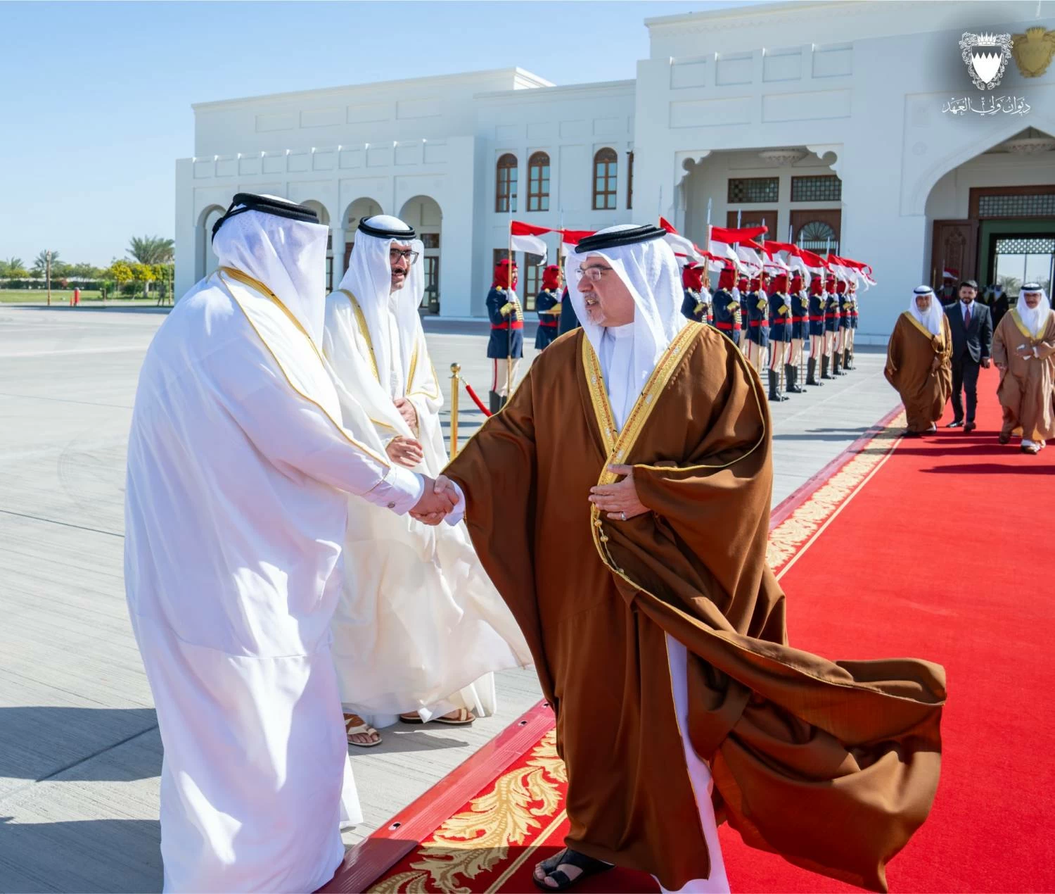 ولي العهد رئيس مجلس الوزراء يغادر أرض الوطن متوجهاً إلى قطر