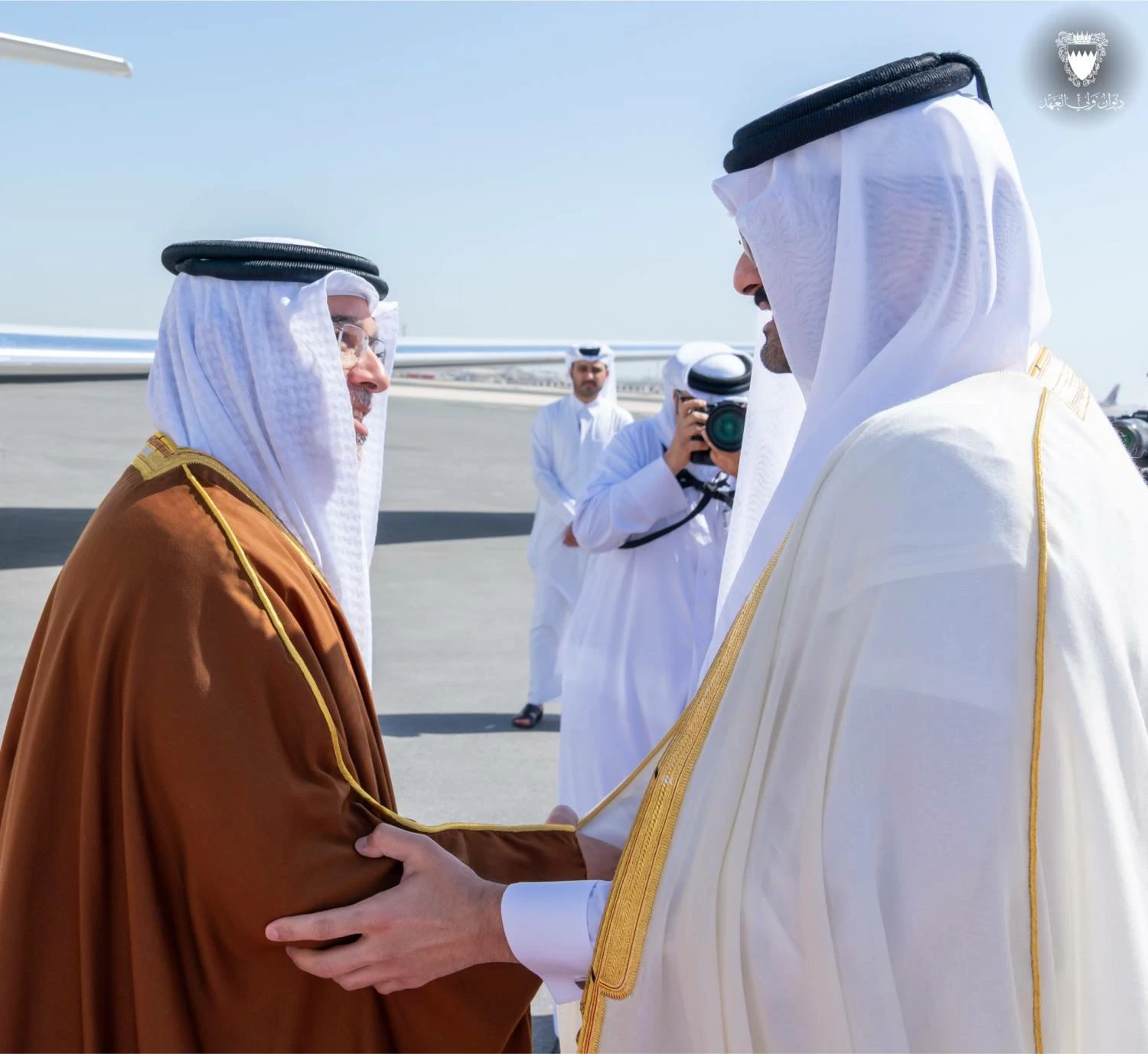 ولي العهد رئيس الوزراء يصل إلى قطر في زيارةٍ أخوية