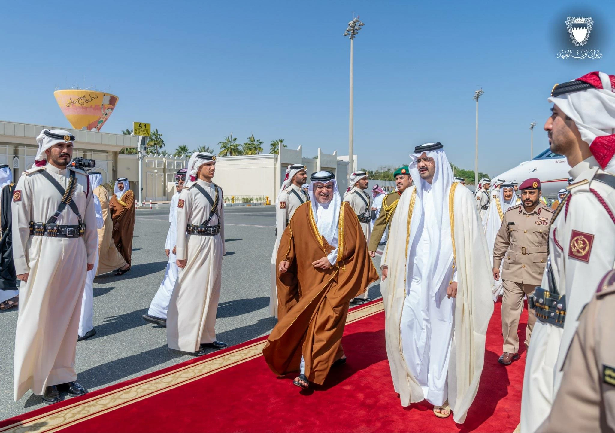 ولي العهد رئيس الوزراء يصل إلى قطر في زيارةٍ أخوية