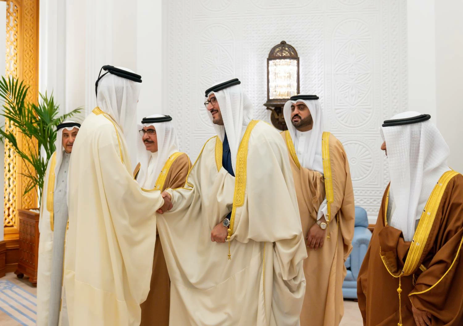 ولي العهد رئيس الوزراء يلتقي أمير دولة قطر