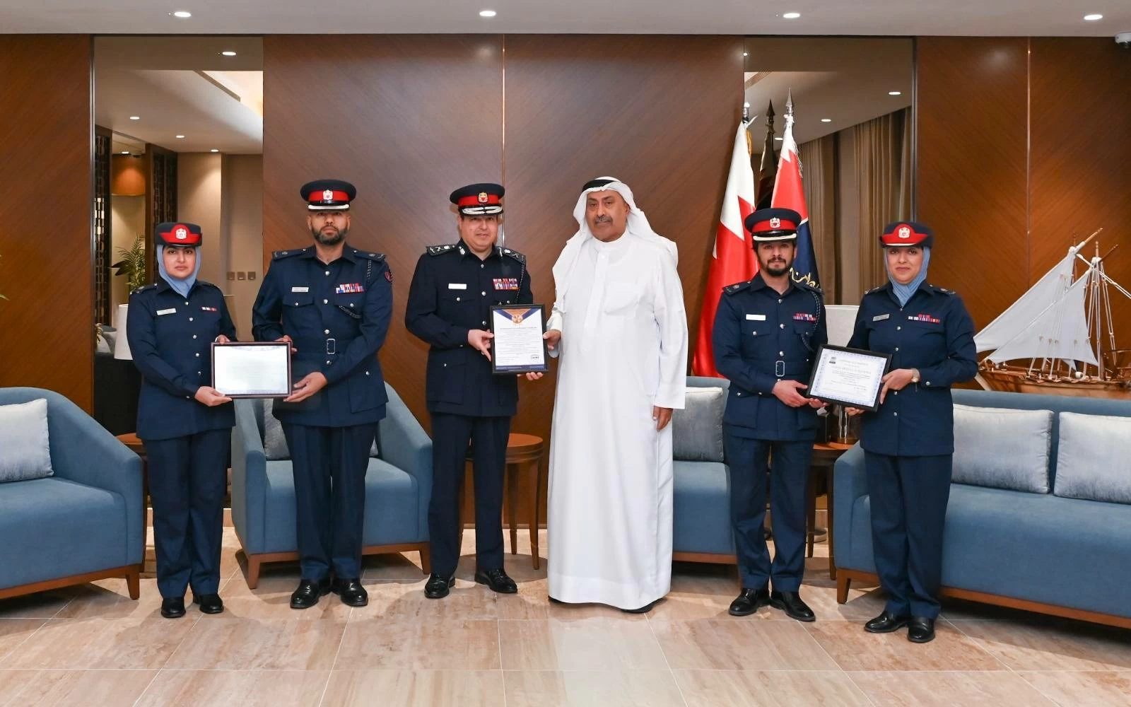 وكيل وزارة الداخلية يستقبل الوكيل المساعد للموارد البشرية بمناسبة حصول الموارد البشرية على شهادة الاعتماد المهني المعتمد لفريق السعادة والارتباط الوظيفي