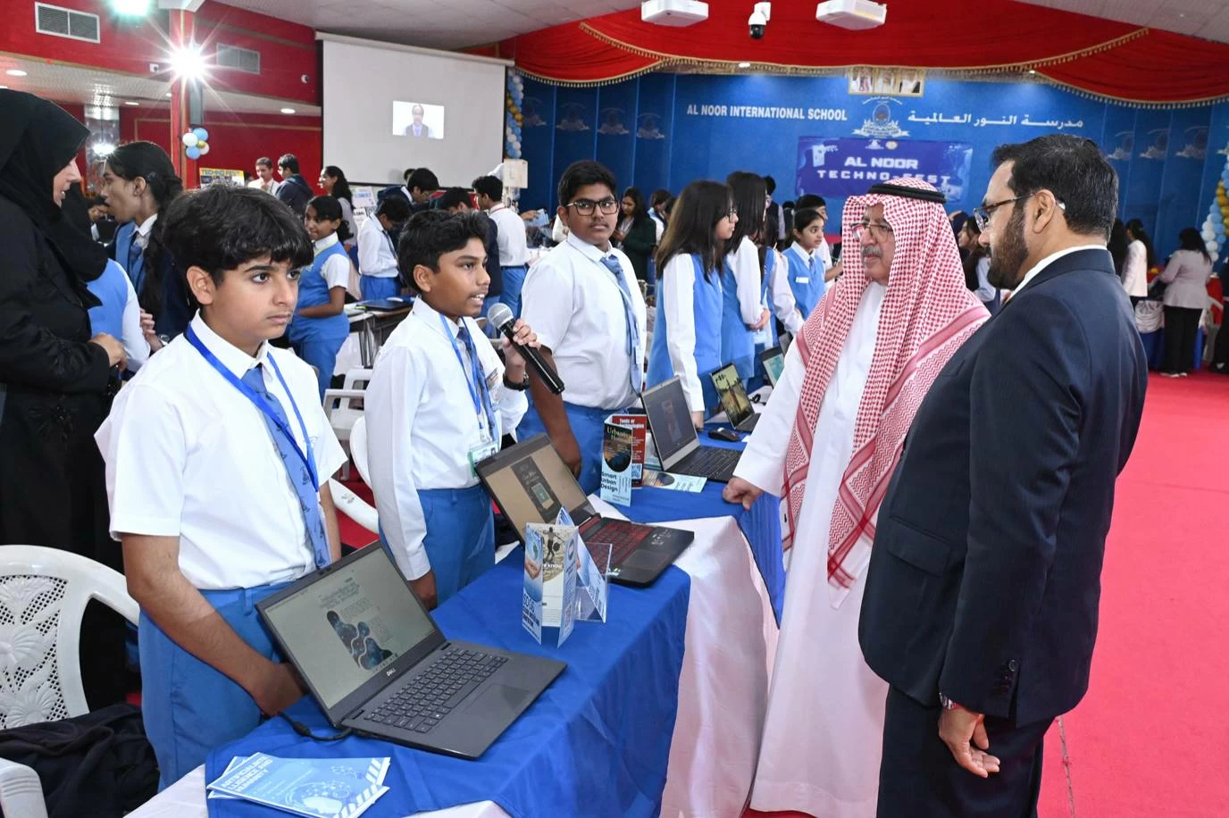 منصّة رفيعة لرعاية العقول الواعدة: مدرسة النور العالمية تنظّم المعرض التقني الأول