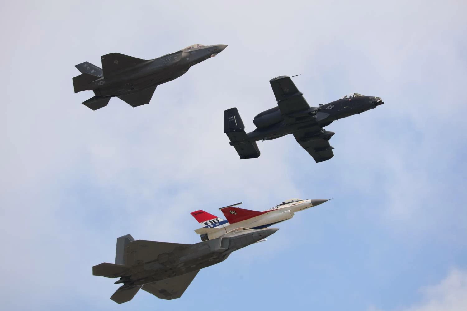 &laquo;أكسيوس&raquo;: أمريكا تتحسب لعمل عسكري محتمل ضد إيران