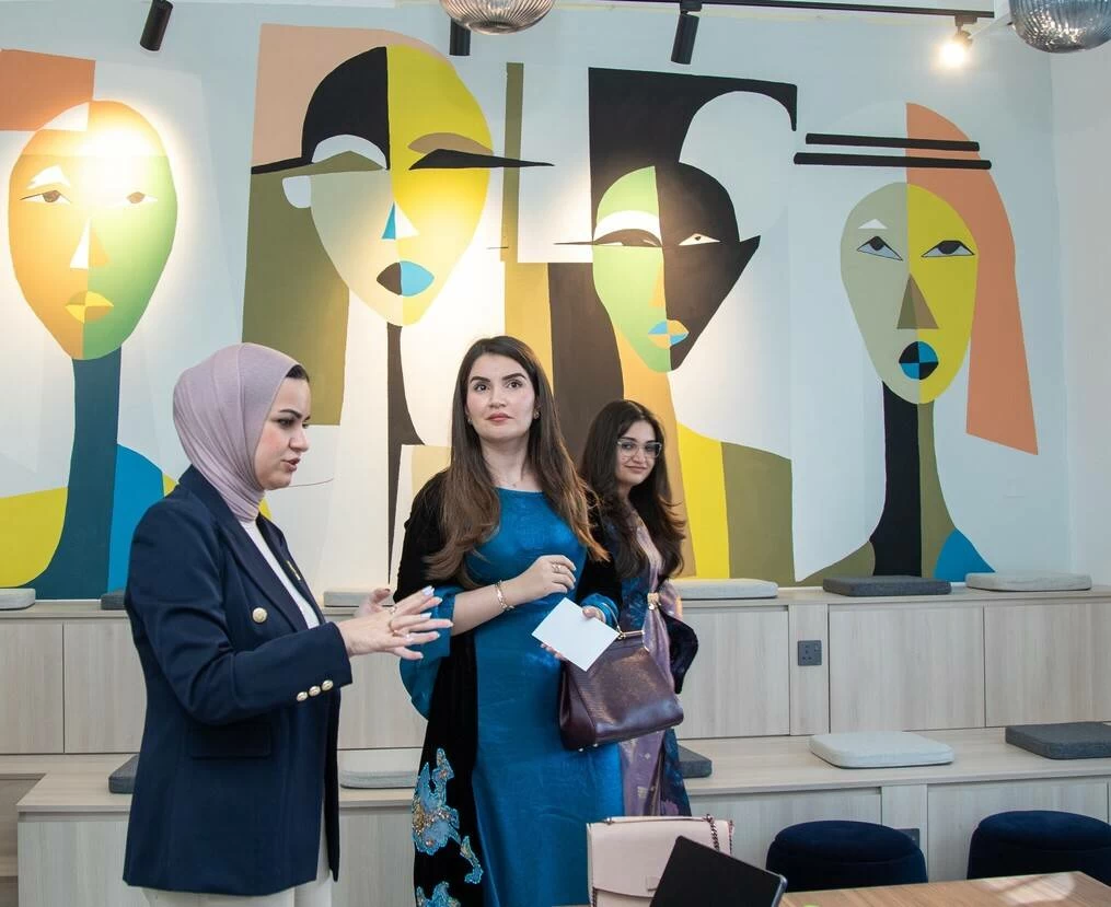 وزيرة الشباب تبحث التعاون المشترك مع مدير البرامج والشراكات بمؤسسة كردستان