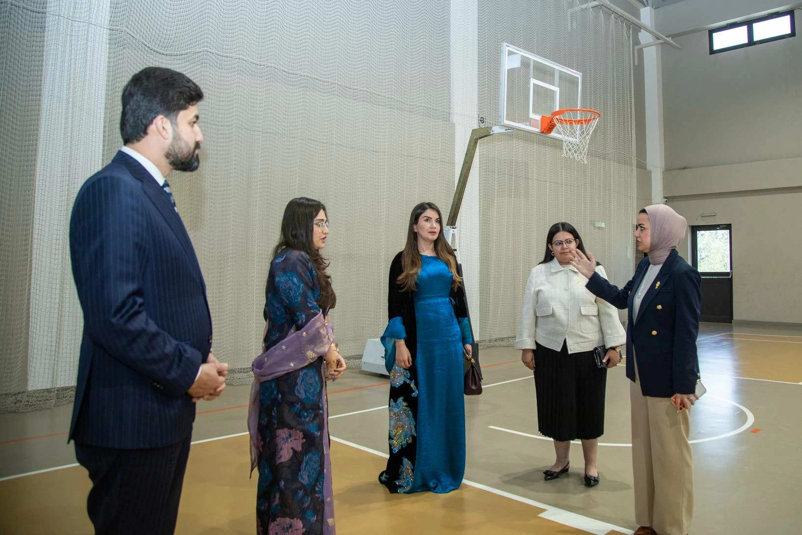 وزيرة الشباب تبحث التعاون المشترك مع مدير البرامج والشراكات بمؤسسة كردستان