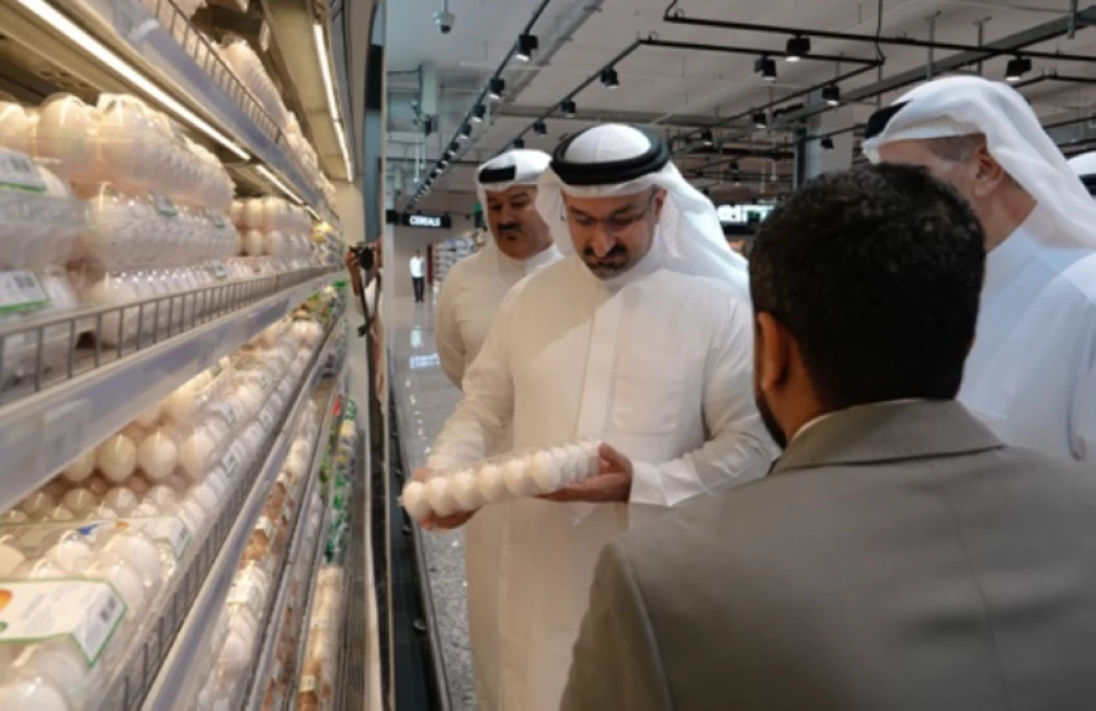 وزير الصناعة والتجارة يتفقد الأسواق التجارية لمتابعة توافر السلع وضمان استقرار أسعارها