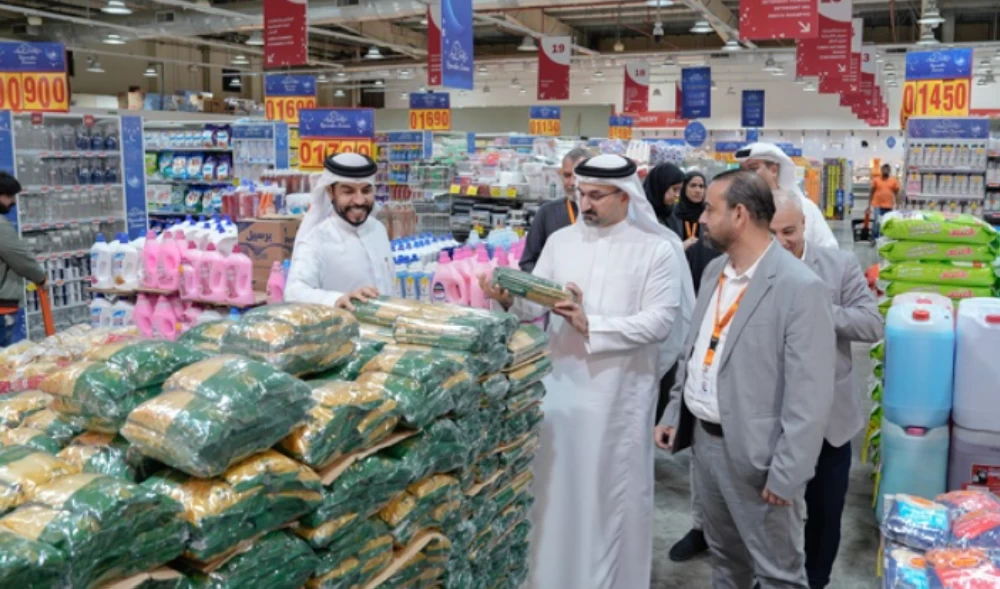 وزير الصناعة والتجارة يتفقد الأسواق التجارية لمتابعة توافر السلع وضمان استقرار أسعارها