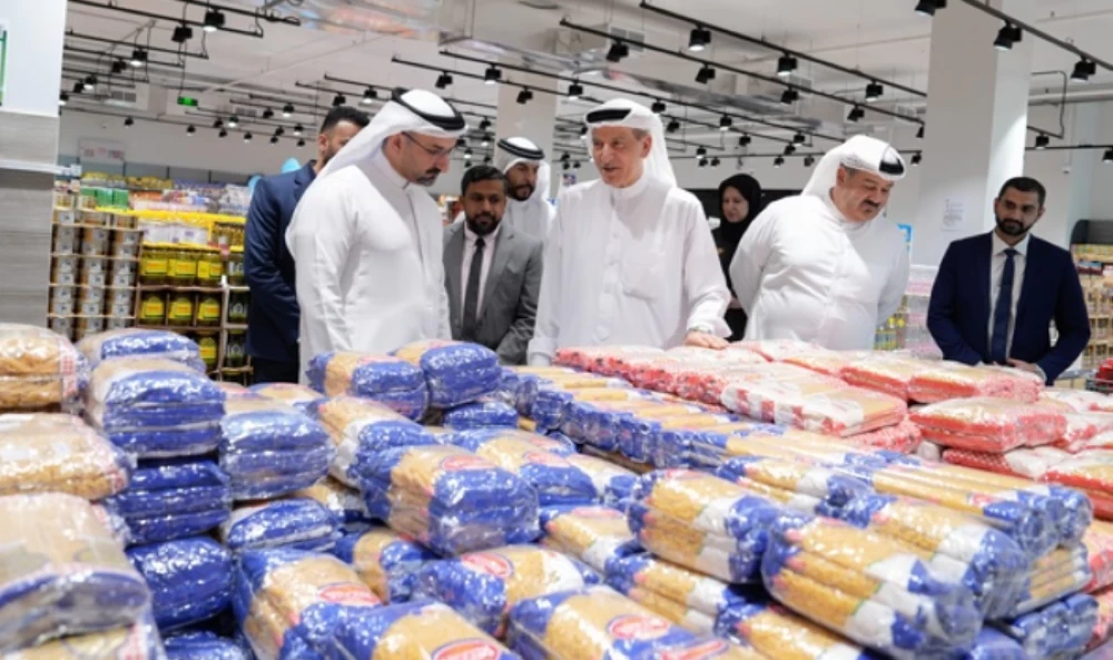 وزير الصناعة والتجارة يتفقد الأسواق التجارية لمتابعة توافر السلع وضمان استقرار أسعارها
