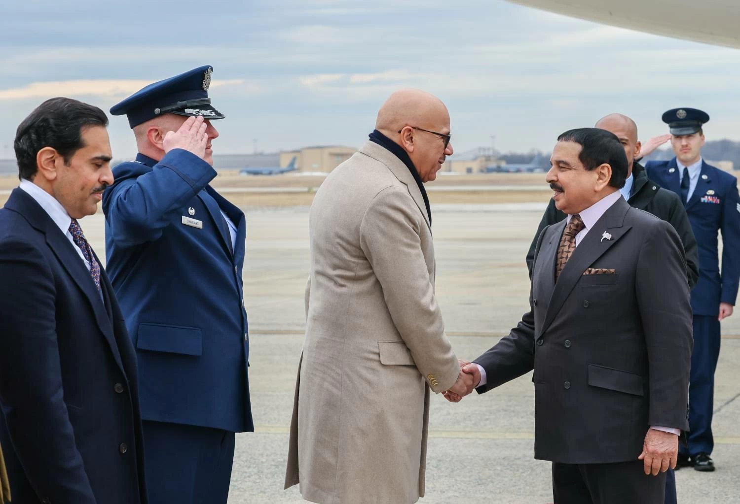 الملك يصل إلى واشنطن للمشاركة في الاجتماع الأول لمجلس السلام بدعوة من الرئيس الأمريكي