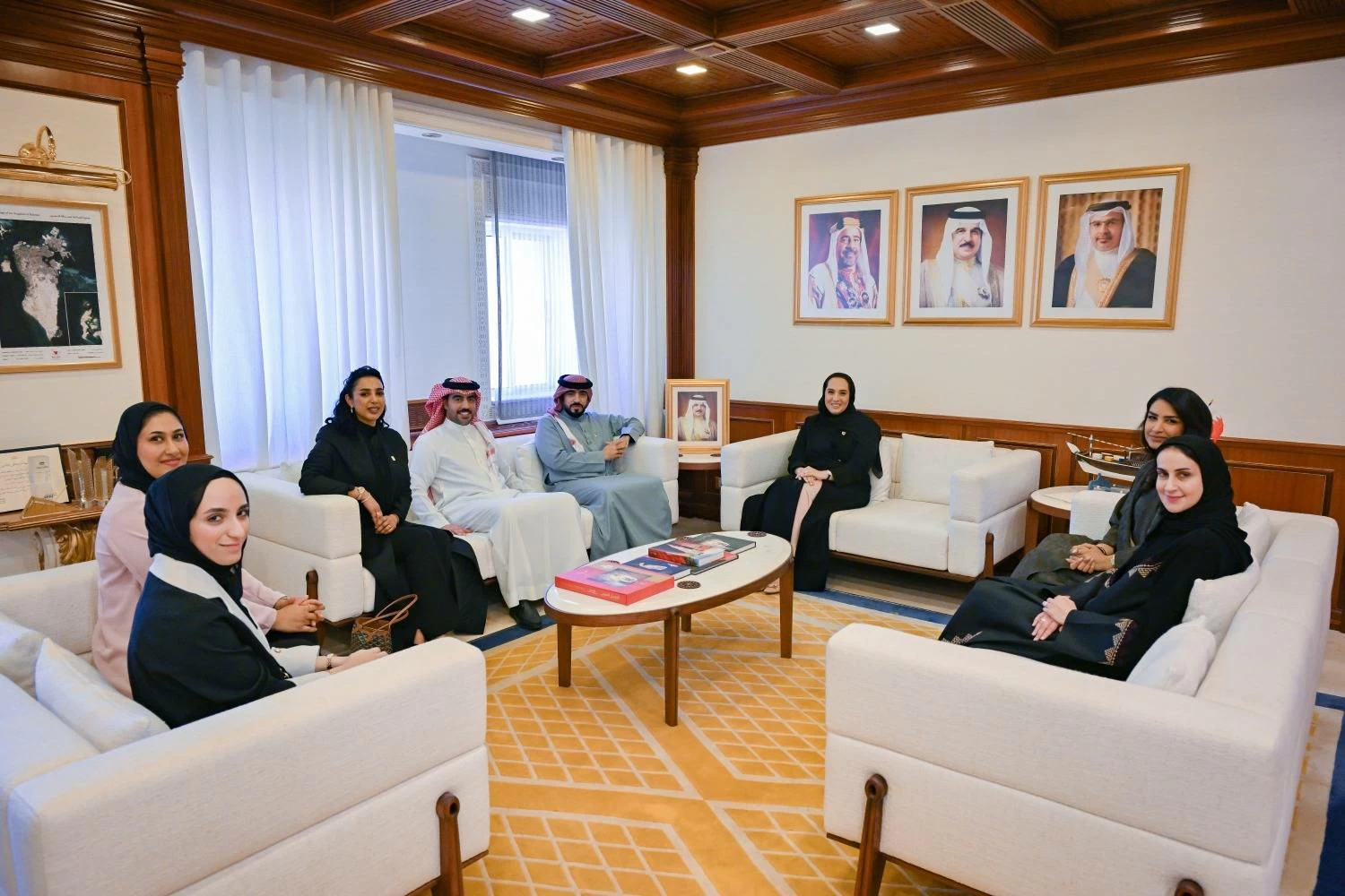 وزيرة الإسكان تستقبل رئيس مجلس إدارة جمعية البحرين لإدارة الموارد البشرية