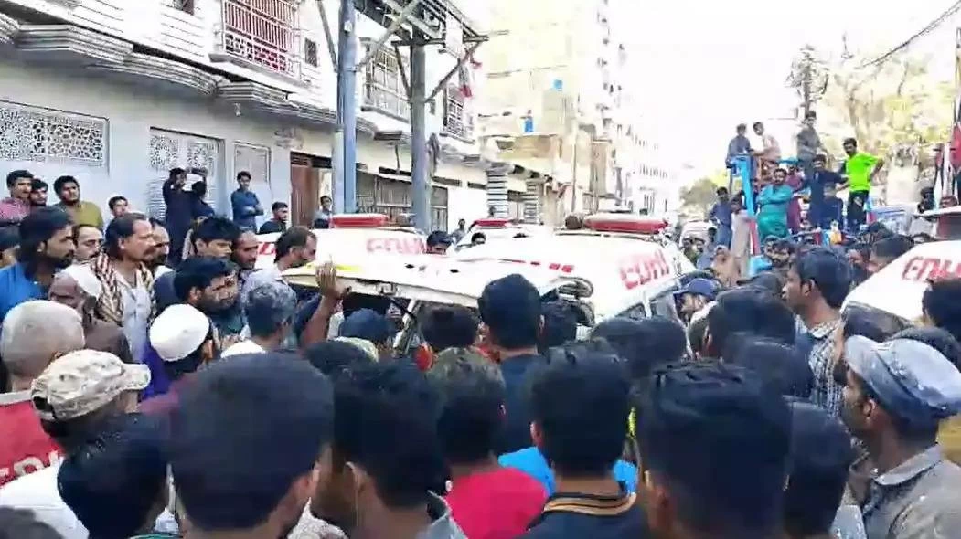 مأساة في باكستان.. 13 قتيلًا بينهم أطفال ونساء بانفجار أسطوانة غاز