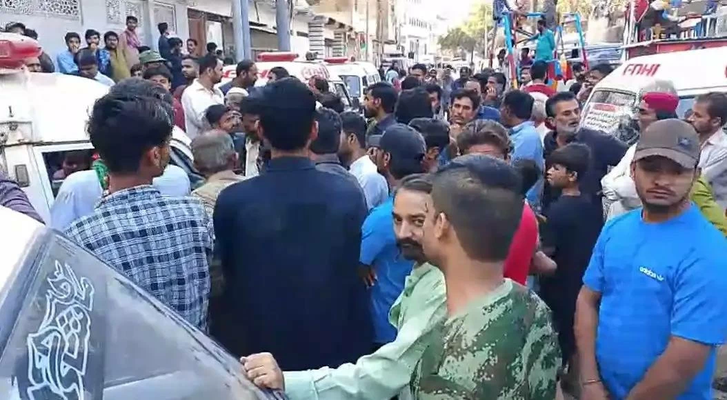 مأساة في باكستان.. 13 قتيلًا بينهم أطفال ونساء بانفجار أسطوانة غاز