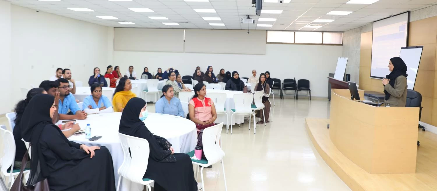جامعة الخليج العربي تنظّم سلسلة ورش متخصصة لتأهيل المشرفين السريريين في التمريض