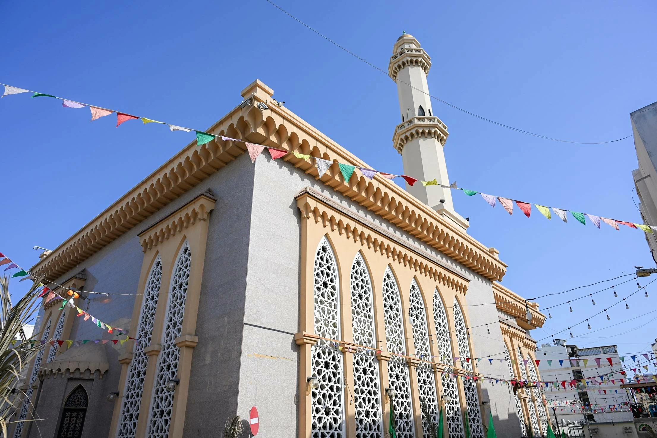 رئيس "الجعفرية" يفتتح مسجد الخواجة في المنامة بعد إنجاز الصيانة الشاملة