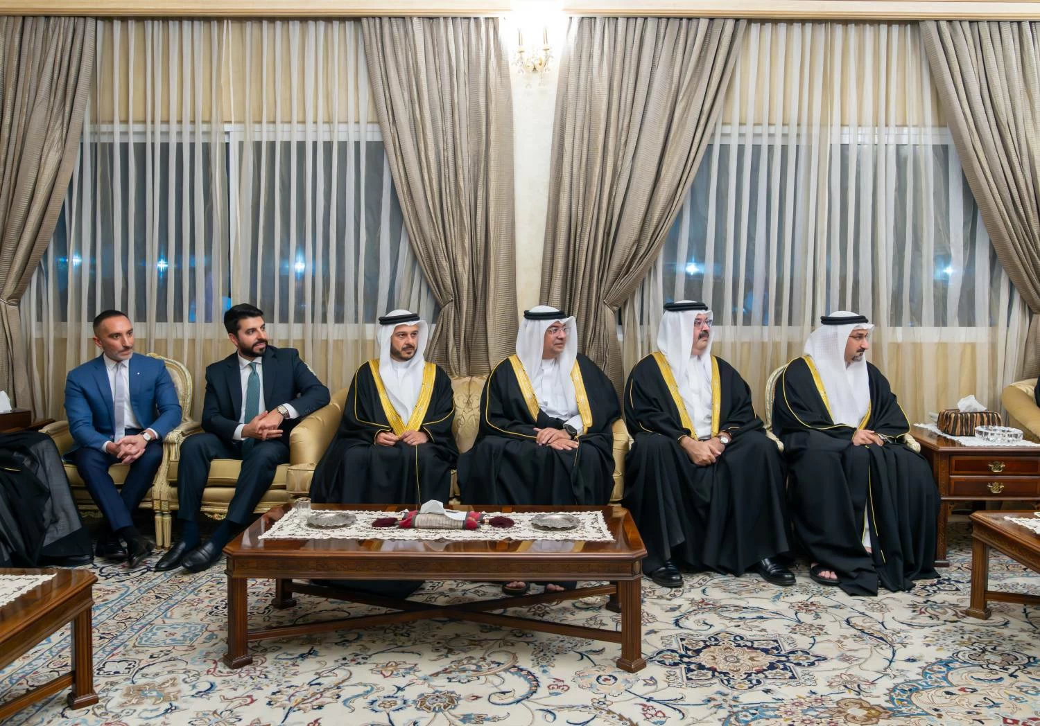 نائب الملك ولي العهد يزور مجالس عائلة العصفور وفيصل جواد والمرحوم علي فخرو