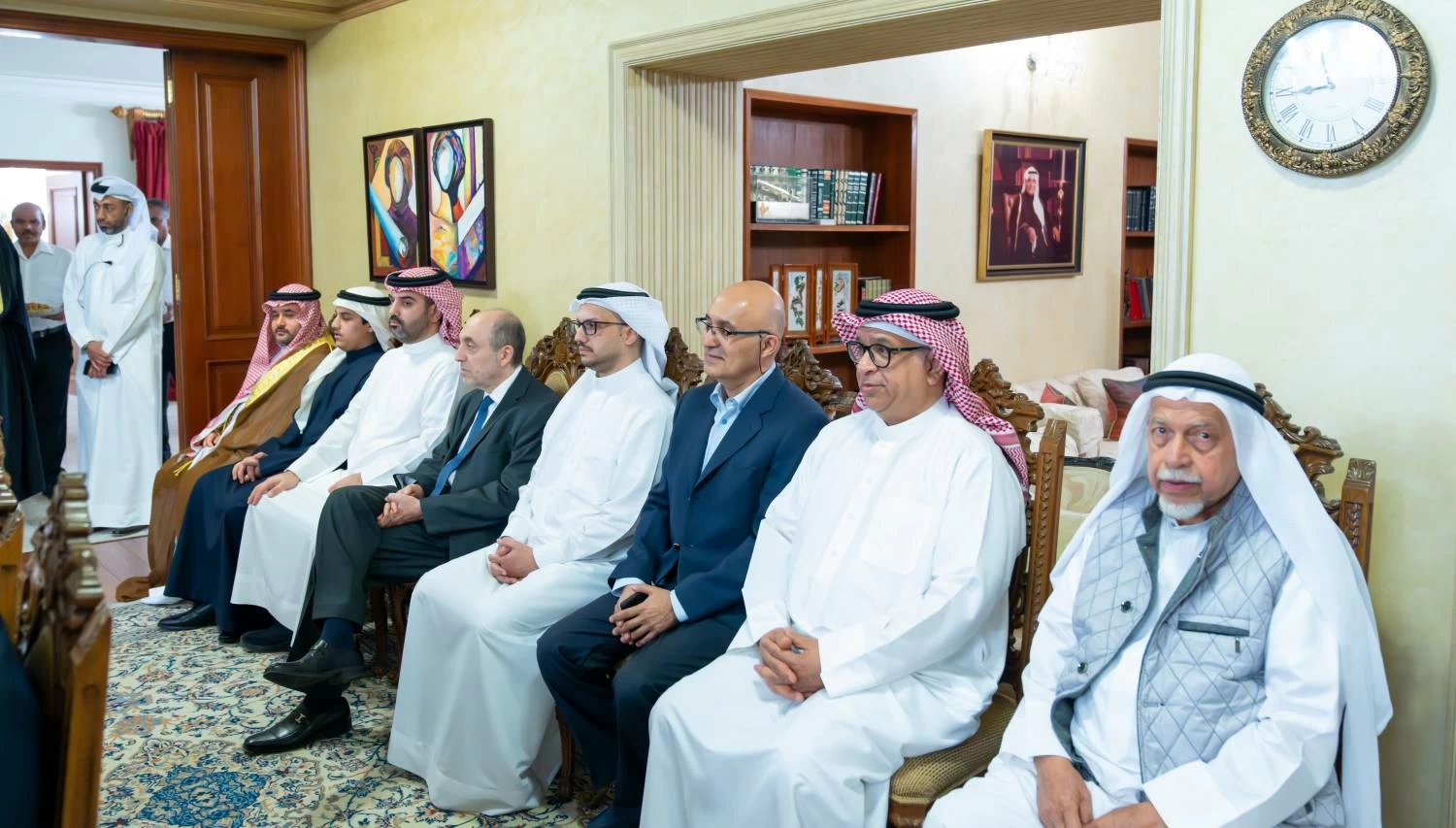 نائب الملك ولي العهد يزور مجالس عائلة العصفور وفيصل جواد والمرحوم علي فخرو