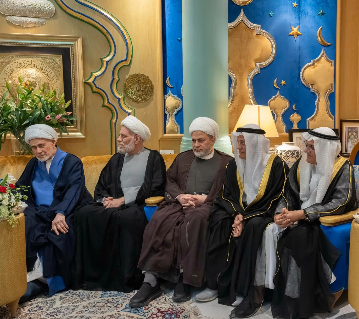 نائب الملك ولي العهد يزور مجالس عائلة العصفور وفيصل جواد والمرحوم علي فخرو