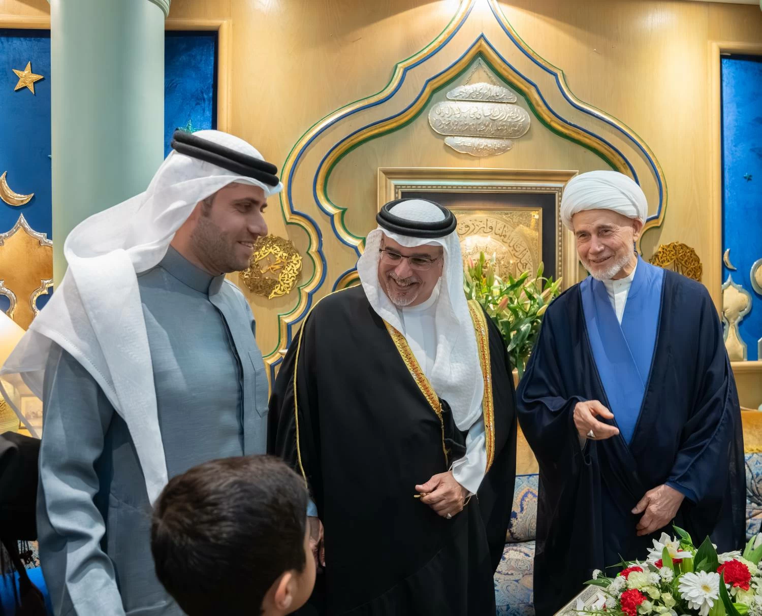 نائب الملك ولي العهد يزور مجالس عائلة العصفور وفيصل جواد والمرحوم علي فخرو