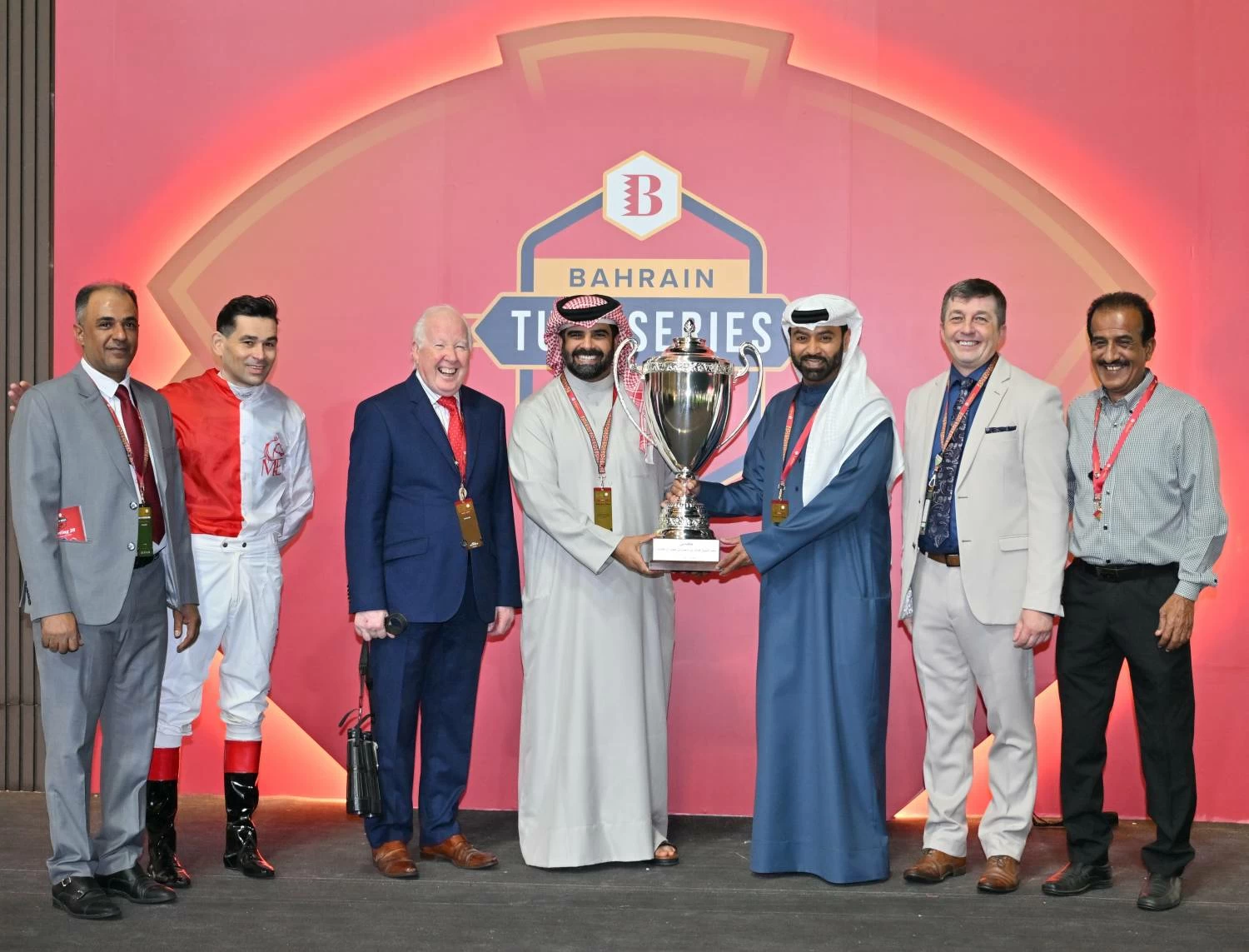 نائب الملك ولي العهد يشهد الجولة الخامسة من بطولة البحرين الدولية للخيل