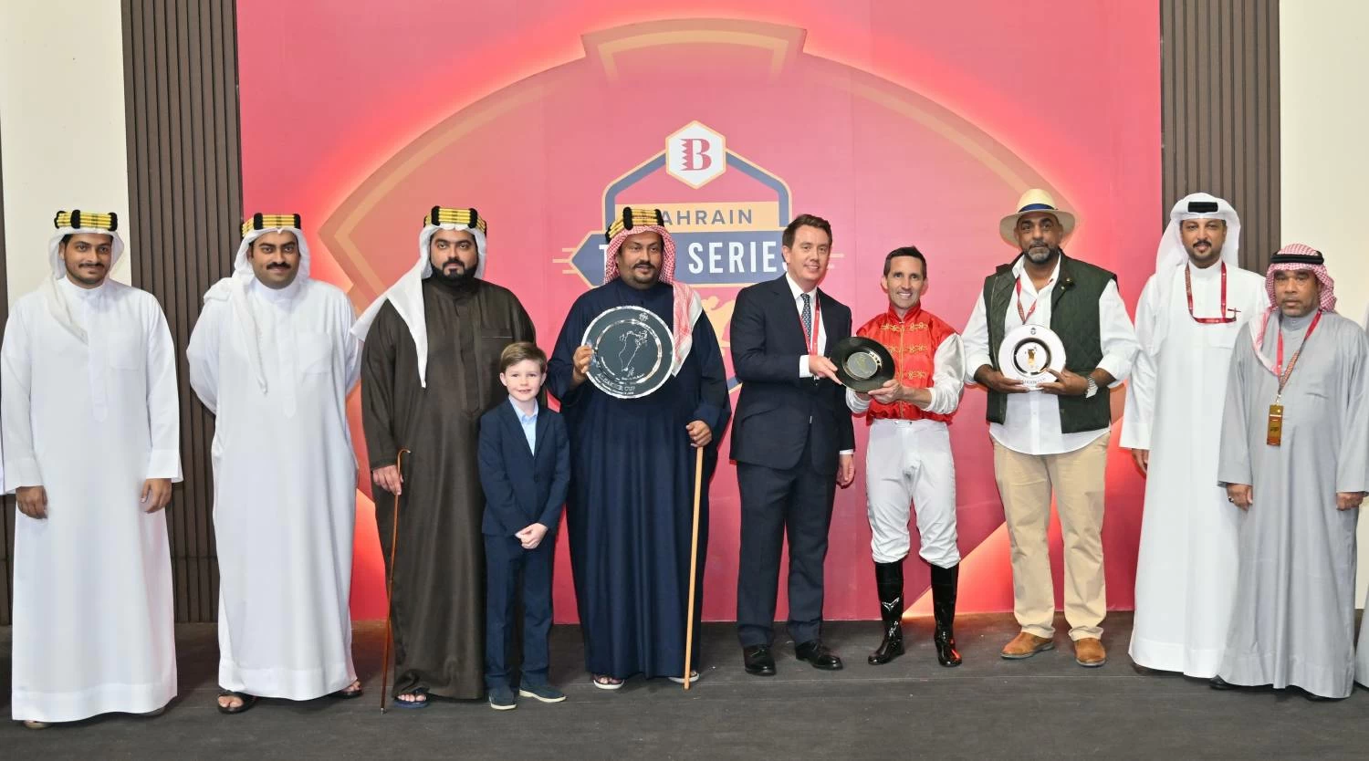 نائب الملك ولي العهد يشهد الجولة الخامسة من بطولة البحرين الدولية للخيل