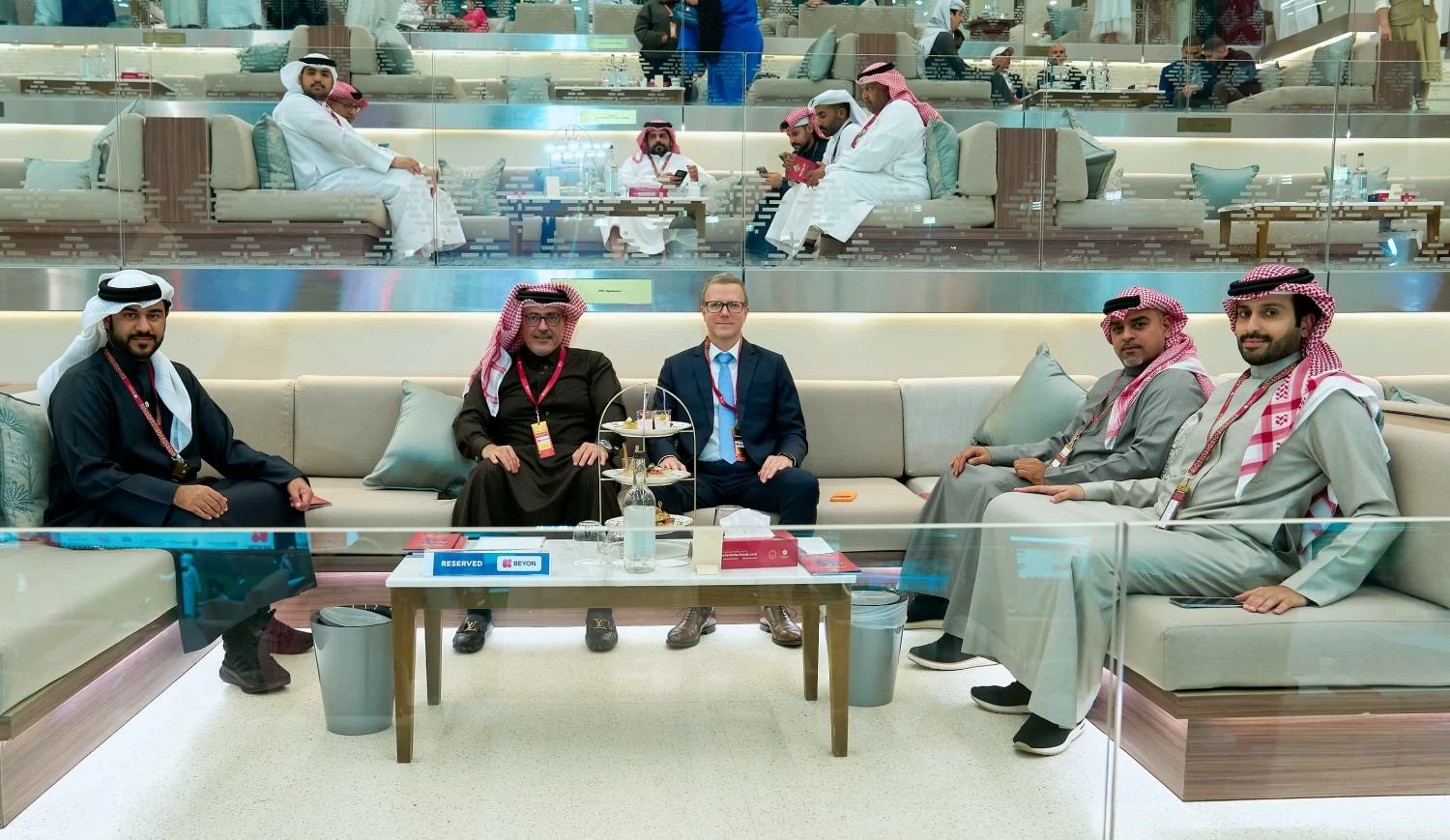 نائب الملك ولي العهد يشهد الجولة الخامسة من بطولة البحرين الدولية للخيل