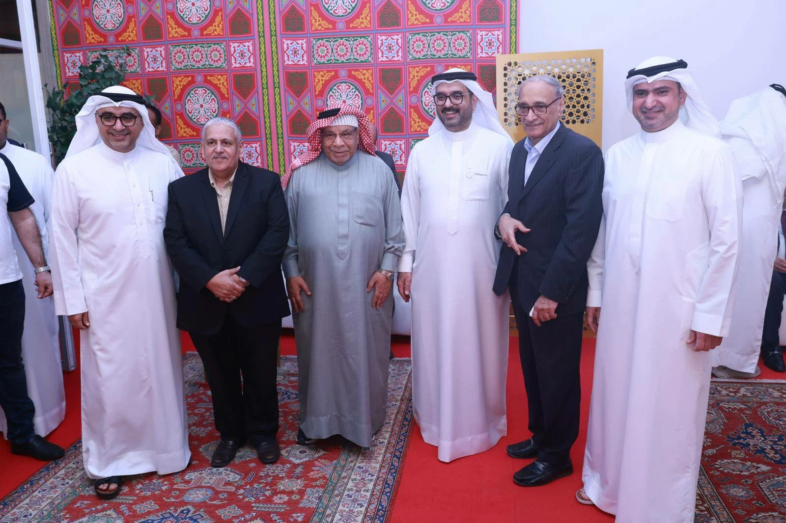 السلوم يستقبل ضيوفه في مجلسه الرمضاني بأبو عشيرة