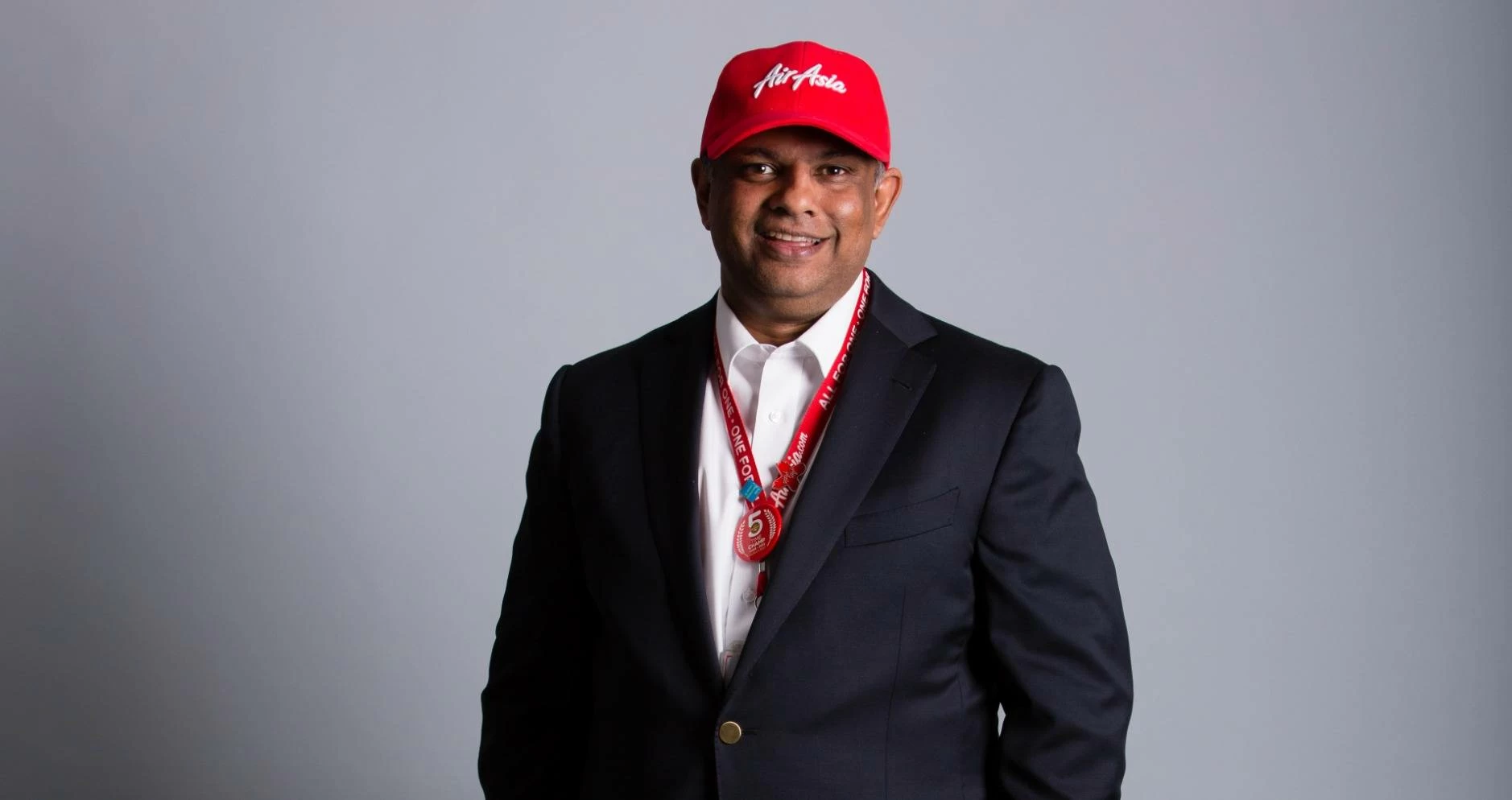 توني فرنانديز.. القائد الذي حوّل &laquo;إير آسيا&raquo; إلى مصنع أحلام