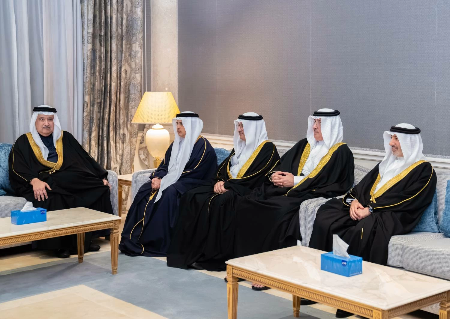 نائب جلالة الملك ولي العهد يزور عدداً من المجالس الرمضانية