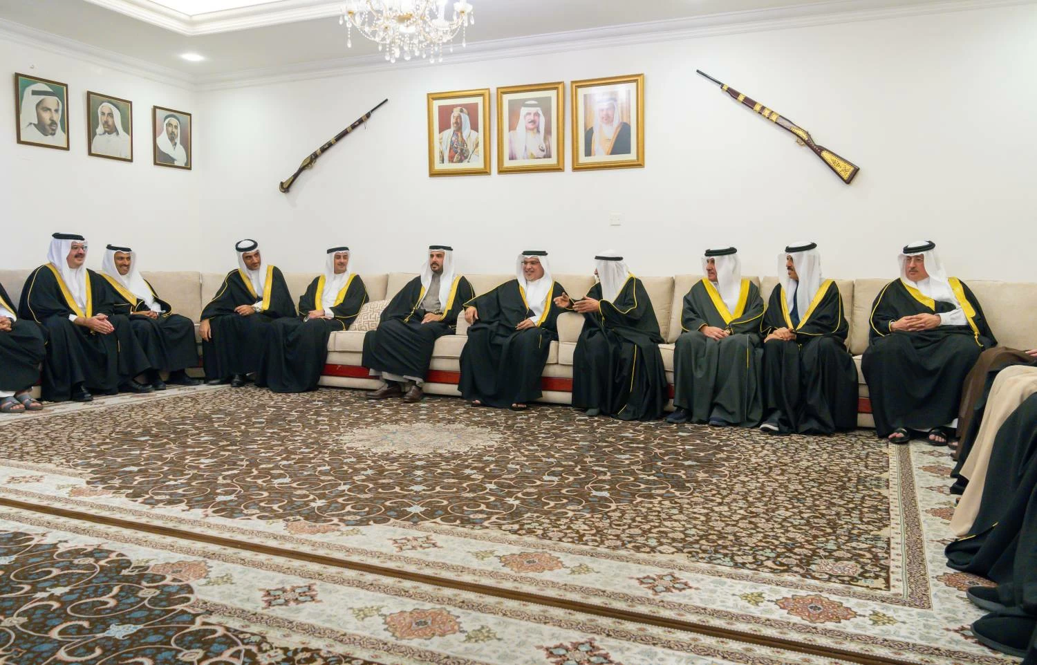 نائب جلالة الملك ولي العهد يزور عدداً من المجالس الرمضانية