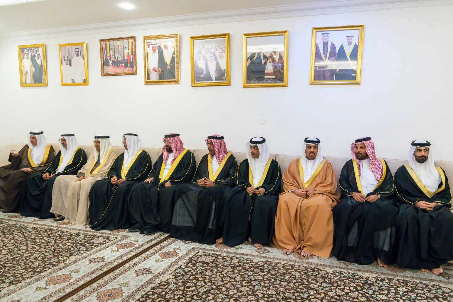 نائب جلالة الملك ولي العهد يزور عدداً من المجالس الرمضانية