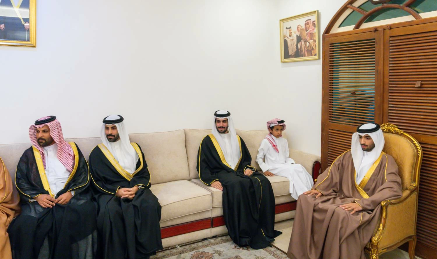 نائب جلالة الملك ولي العهد يزور عدداً من المجالس الرمضانية