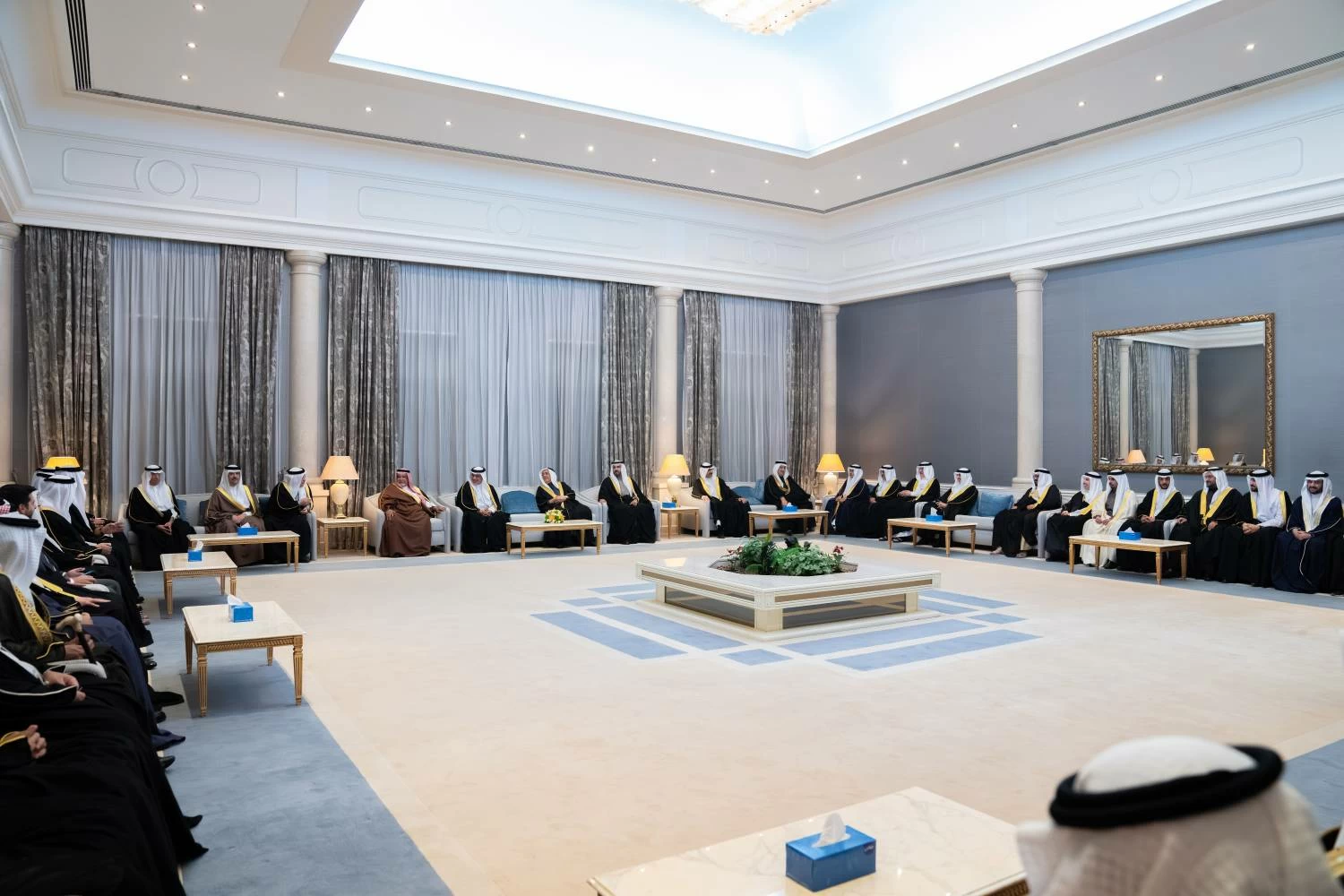 نائب جلالة الملك ولي العهد يزور عدداً من المجالس الرمضانية